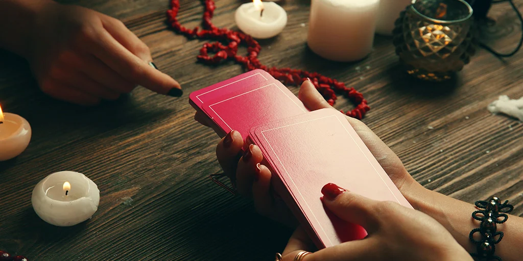 Accurate &amp; Effective Psychic Readings: What to Expect cover image